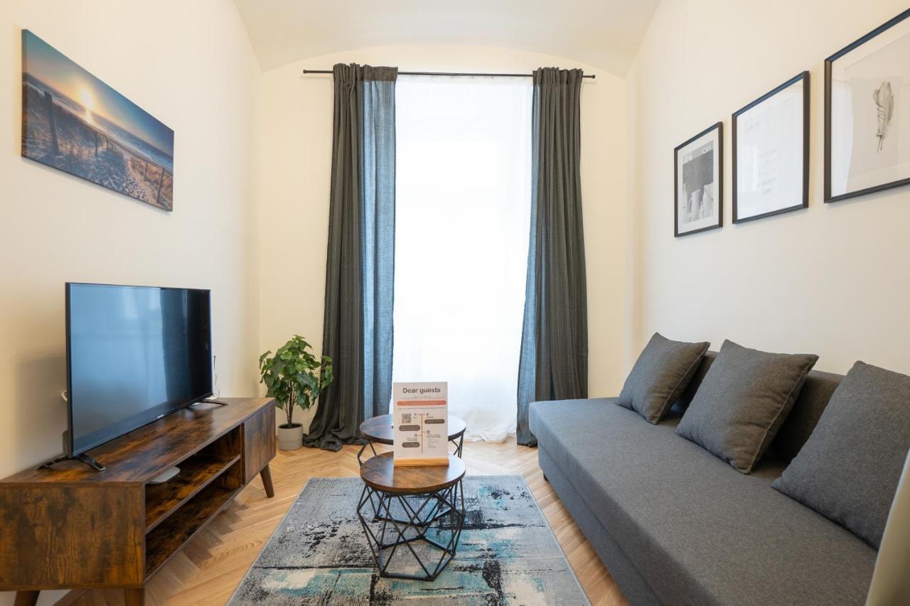 Modern Hotel-styled In The Second District Of Vienna. Apartament